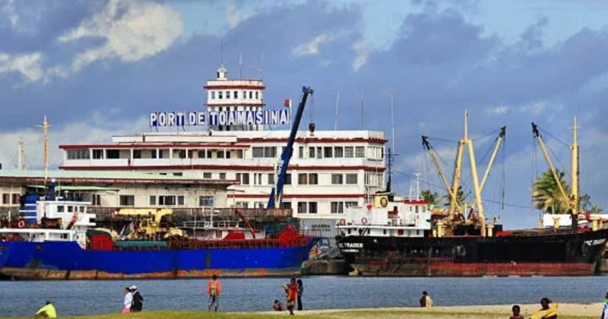 Photographie du port de Toamasina, début 2023
